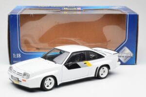 Opel Manta 400 Homologation White Revell 1:18 8819 Diecast - image 8 of 8