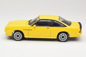 Opel Manta B GT/E Yellow Revell 1:18 08421 Diecast - image 4 of 8