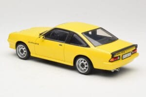 Opel Manta B GT/E Yellow Revell 1:18 08421 Diecast - image 7 of 8