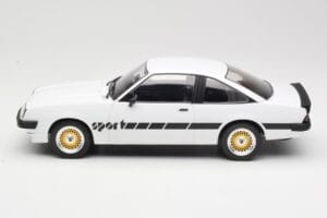 Opel Manta B Sport White MCG 1:18 MCG18237 Diecast - image 3 of 6