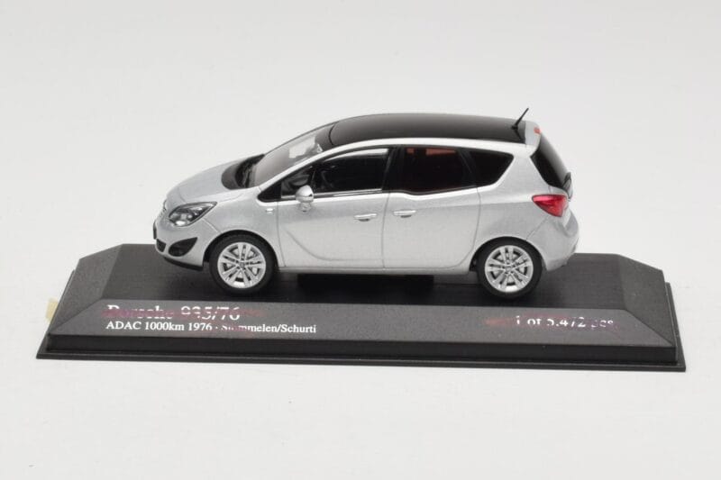 Opel Meriva B Silver Metallic Minichamps 1:43 400040000 Diecast