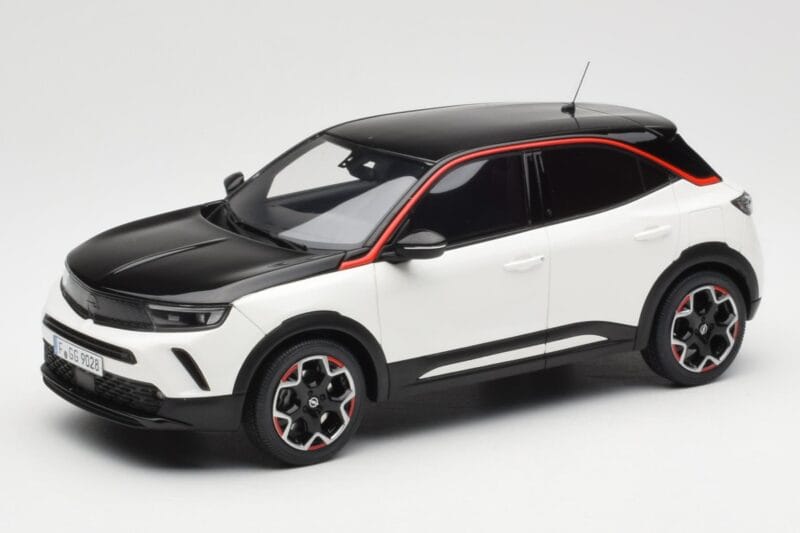 Opel Mokka-E GS Line Jada White Otto 1:18 OT1045 Resin