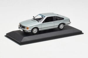 Opel Monza A Silver Minichamps 1:43 400045122 Diecast - image 2 of 4