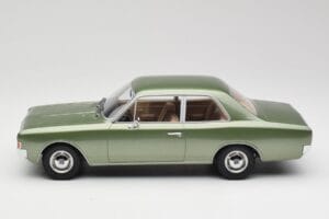 Opel Rekord C Green Metallic Minichamps 1:18 107047000 Resin - image 3 of 6