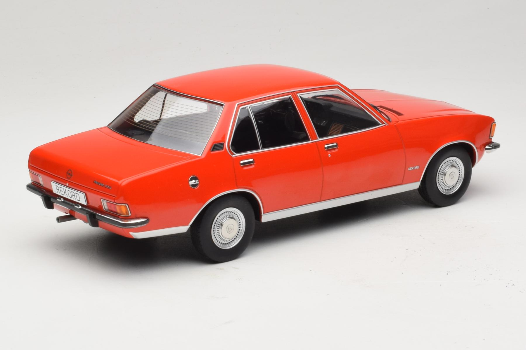 ブリキ玩具 旧バンダイ オペル OPEL REKORD SEDAN MCG Opel Rekord D 1:18 Diecast Red Sedan