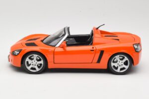 Opel Speedster Orange Maisto 1:18 31615 Diecast - image 4 of 8