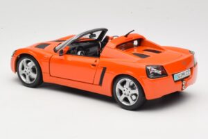 Opel Speedster Orange Maisto 1:18 31615 Diecast - image 7 of 8