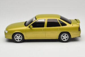 Opel Vectra A 2000 16V Yellow MCG 1:18 MCG18463 Diecast - image 3 of 6
