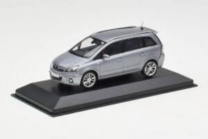 Opel Zafira A OPC Light Blue Metallic Minichamps 1:43 ZAFIRA001 Diecast - image 2 of 4