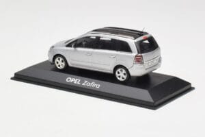 Opel Zafira B Silver Minichamps 1:43 1799109 Diecast - image 3 of 4