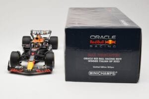 Oracle Red Bull Racing RB19 #1 M. Verstappen Winner Italian GP 2023 Minichamps 1:18 110231501 Diecast - image 6 of 6