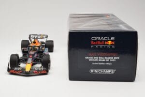 Oracle Red Bull Racing RB19 #1 M. Verstappen Winner Miami GP 2023 Minichamps 1:18 110230501 Diecast - image 6 of 6