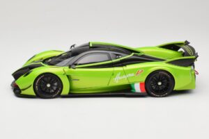 Pagani Huayra R Green LCD 1:18 LCD18012-GR Diecast - image 4 of 8
