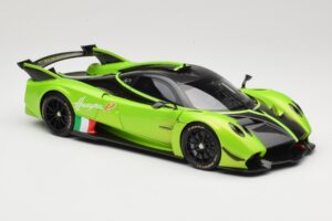 Pagani Huayra R Green LCD 1:18 LCD18012-GR Diecast - image 6 of 8