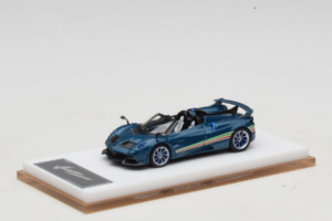 Pagani Huayra Tricolore Roadster Blue Henson & Heaven 1:64 PHTRB01 Resin - image 2 of 8