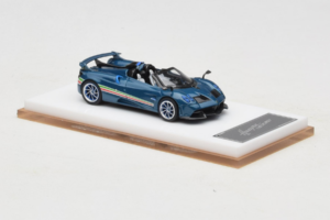 Pagani Huayra Tricolore Roadster Blue Henson & Heaven 1:64 PHTRB01 Resin - image 4 of 8