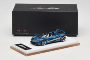 Pagani Huayra Tricolore Roadster Blue Henson & Heaven 1:64 PHTRB01 Resin - image 8 of 8