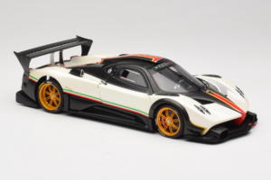Pagani Zonda R Revolucion White AUTOart 1:18 78262 Diecast - image 6 of 8