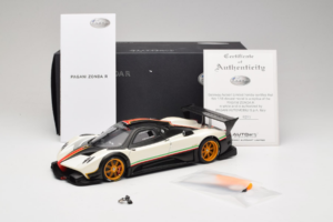 Pagani Zonda R Revolucion White AUTOart 1:18 78262 Diecast - image 8 of 8