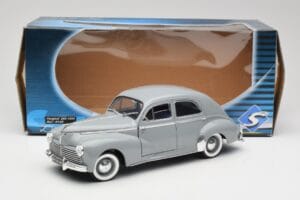 Peugeot 203 Gris Clair Solido 1:18 8145 Diecast - image 8 of 8