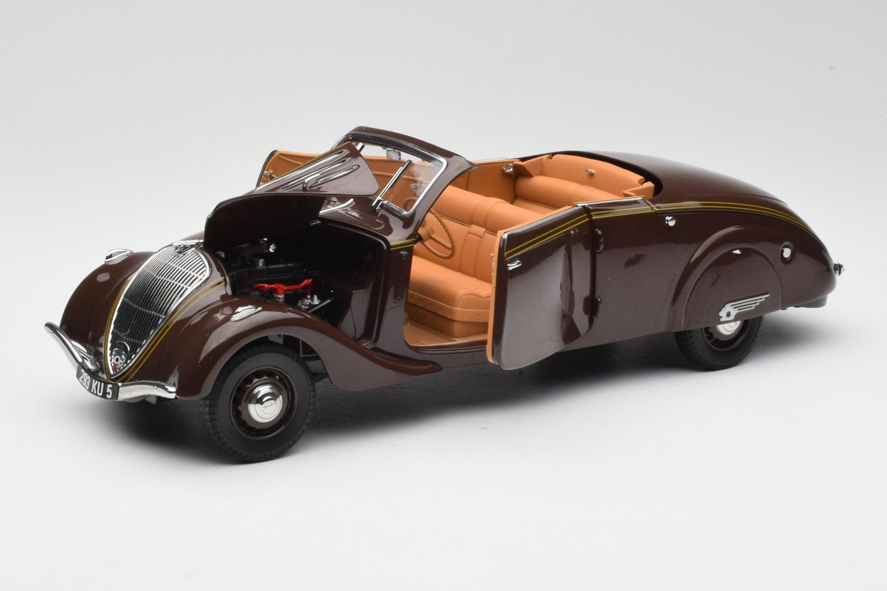 Norev Peugeot 402 Eclipse 1:18 Diecast Chocolate