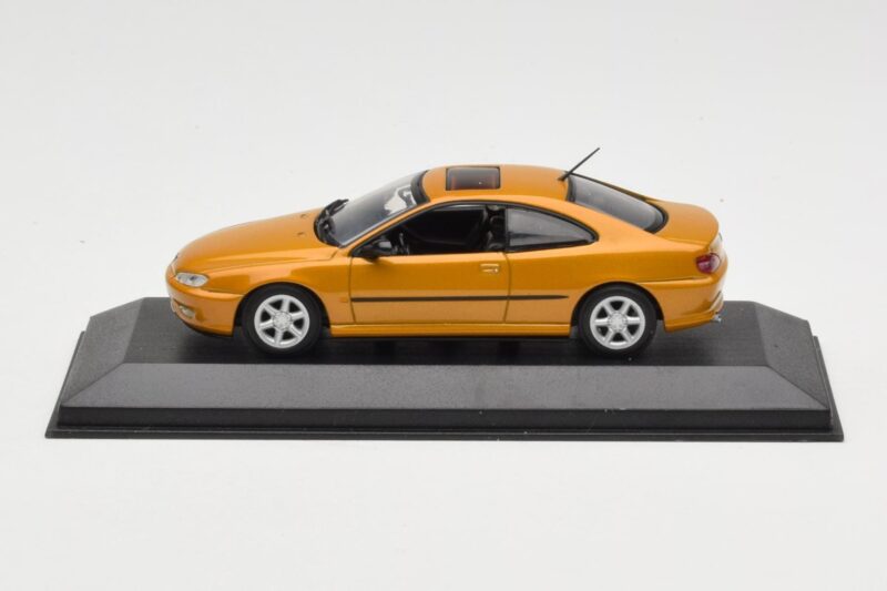 Peugeot 406 Coupe Gold Metallic Minichamps 1:43 Peugeot 406 Coupe Gold Metallic Minichamps 1:43 430112628 Diecast