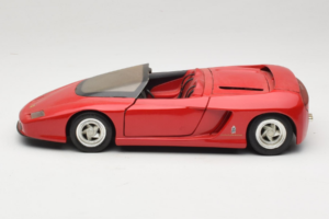 Pininfarina Mythos Red Revell 1:18 8806 Diecast - image 4 of 8