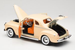 Plymouth Coupe Beige Road Signature 1:18 92398 Diecast - image 5 of 8