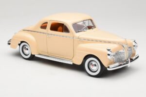 Plymouth Coupe Beige Road Signature 1:18 92398 Diecast - image 6 of 8