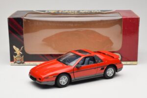 Pontiac Fiero GT Red Road Signature 1:18 92588 Diecast - image 8 of 8