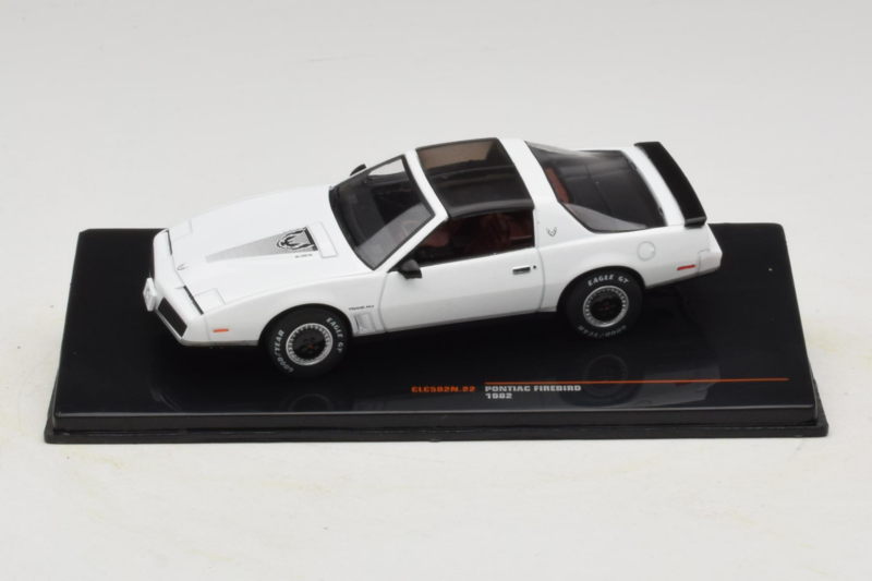 Pontiac Firebird White IXO 1:43 CLC582N Diecast