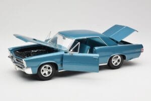 Pontiac GTO Hurst Edition Blue Maisto 1:18 531885 Diecast - image 2 of 8