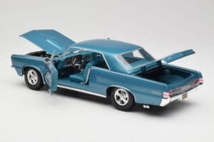 Pontiac GTO Hurst Edition Blue Maisto 1:18 531885 Diecast - image 5 of 8