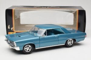 Pontiac GTO Hurst Edition Blue Maisto 1:18 531885 Diecast - image 8 of 8
