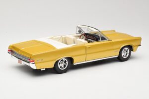 Pontiac GTO Hurst Edition Gold Maisto 1:18 531884 Diecast - image 3 of 8