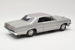 Pontiac GTO Silver Sun Star 1:18 1821 Diecast - image 3 of 8