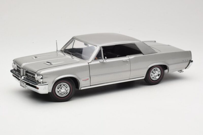 Pontiac GTO Silver Sun Star 1:18 1821 Diecast