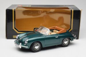 Porsche 356B Cabriolet Green Bburago 1:18 3051-M1 Diecast - image 8 of 8