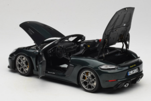 Porsche 718 Spyder RS Weissach Pack Forest Green Norev 1:18 187272 Diecast - image 5 of 8