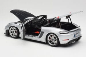 Porsche 718 Spyder RS Weissach Pack GT-Silver Metallic Norev 1:18 187270 Diecast - image 5 of 8