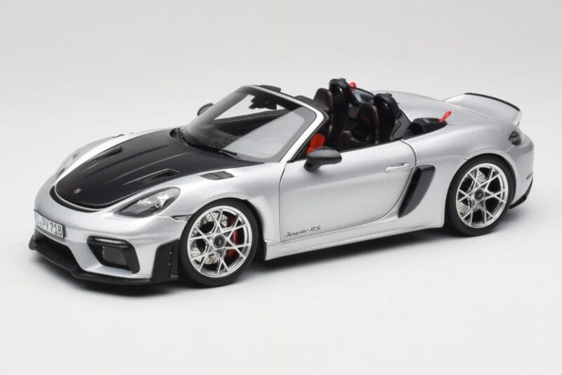 Porsche 718 Spyder RS Weissach Pack GT-Silver Metallic Norev 1:18 187270 Diecast