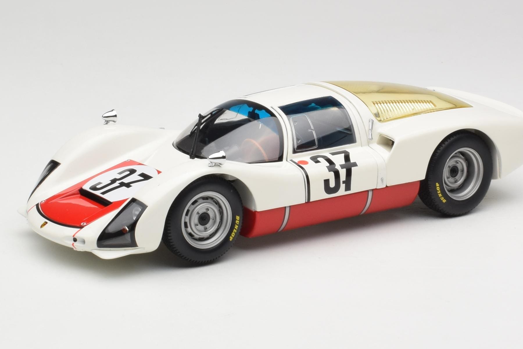 Porsche 906 K #37 V. Elford / B. Pon Porsche System 24 Hours of Le