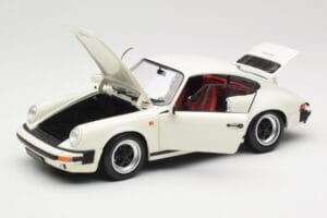 Porsche 911 930 Carrera 3.2 Grand Prix White Minichamps 1:18 100063024 Diecast - image 2 of 8
