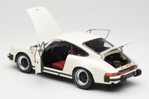 Porsche 911 930 Carrera 3.2 Grand Prix White Minichamps 1:18 100063024 Diecast - image 5 of 8