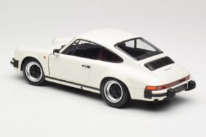 Porsche 911 930 Carrera 3.2 Grand Prix White Minichamps 1:18 100063024 Diecast - image 7 of 8