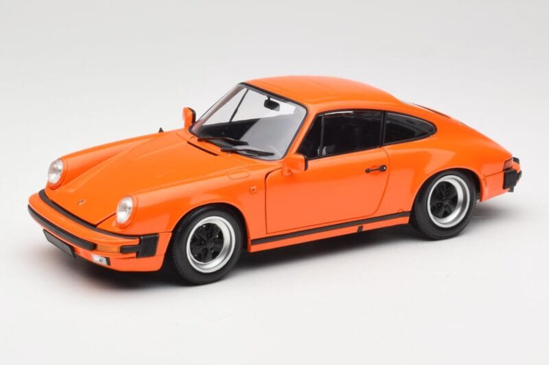 Porsche 911 930 Carrera 3.2 Signal Orange Minichamps 1:18 100063025 Diecast