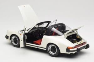 Porsche 911 930 Carrera Targa 3.2 Grand Prix White Minichamps 1:18 100063062 Diecast - image 5 of 8
