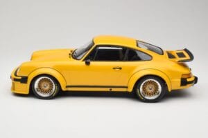 Porsche 911 934 RSR Yellow 1976 Minichamps 1:12 125766401 Diecast - image 3 of 6