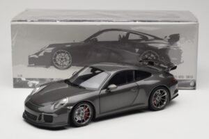 Porsche 911 991 GT3 Grey Metallic Minichamps 1:18 110062720 Diecast - image 8 of 8