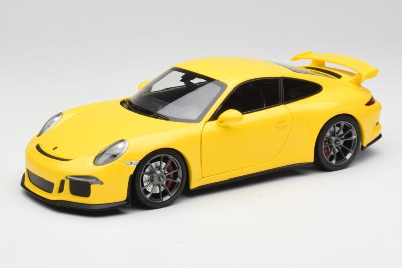 Porsche 911 991 GT3 Racing Yellow & Silver Wheels Minichamps 1:18 Porsche 911 991 GT3 Racing Yellow & Silver Wheels Minichamps 1:18 110062722 Diecast